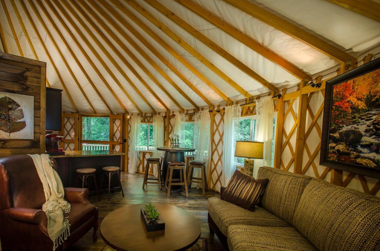 Villa Spring Ridge Luxury Yurt - Creekside Glamping With Private Hot Tub Topton Exterior foto